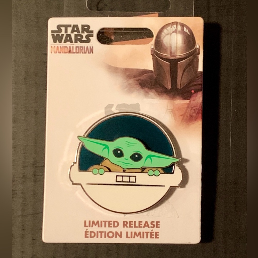 Star Wars Mandalorian Green and White Grogu Trading Pin